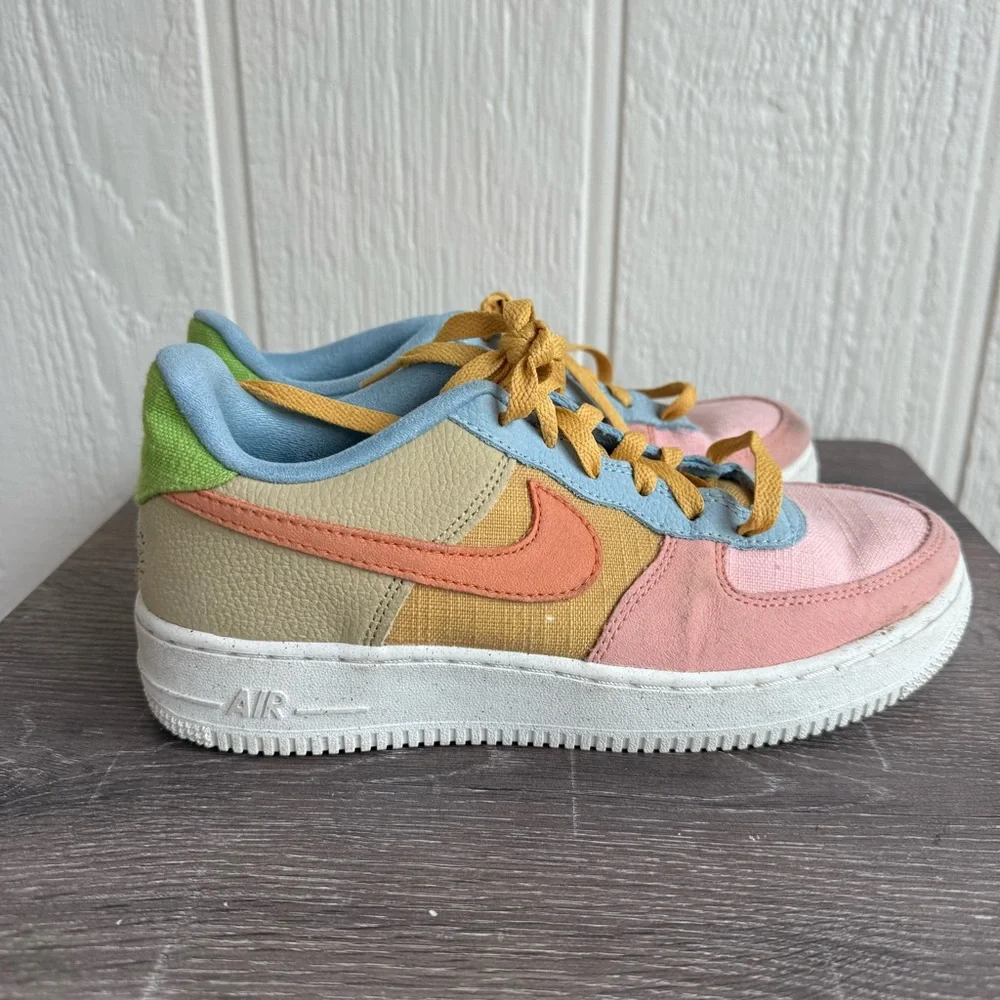 Nike Air Force 07 LV8 Sun Club Sneakers